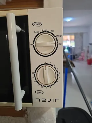 Microondas Nevir no grill