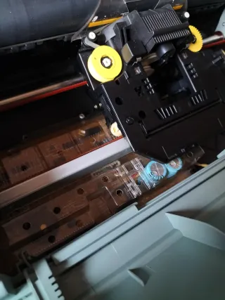 Máquina de escribir Olivetti DELUXE-II