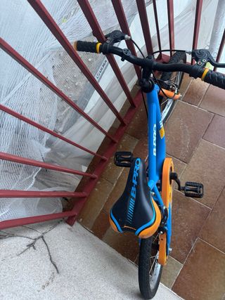 Bicicleta infantil B-PRO azul y naranja