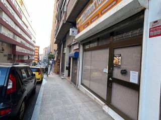 Local comercial en venta en Cuatro Caminos en Santander