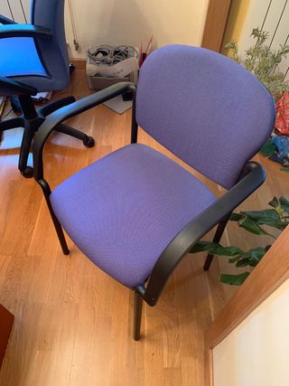 Conjunto de oficina: mesa,sillón,sillas,estanteria