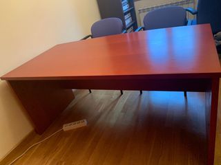 Conjunto de oficina: mesa,sillón,sillas,estanteria