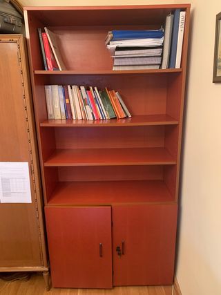 Conjunto de oficina: mesa,sillón,sillas,estanteria