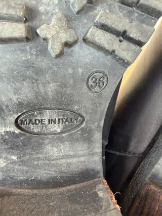 Stivaletti neri con zip