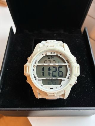 Reloj Guess Digital Blanco