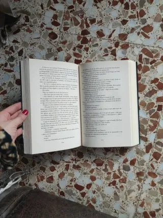 CINCUENTA SOMBRAS DE GREY - E. L. James