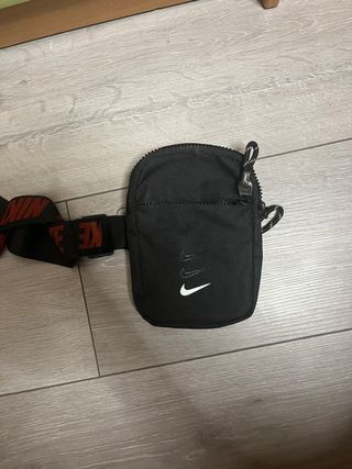 Riñonera Nike Negra