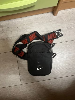 Riñonera Nike Negra