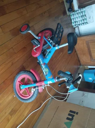 Bici infantil azul y roja