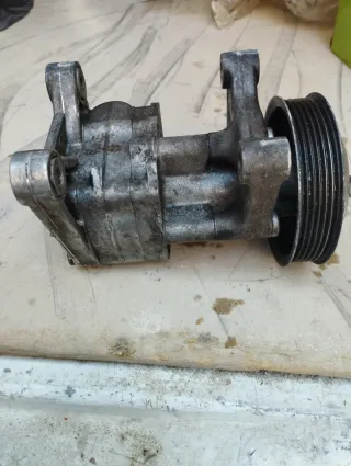 Bomba de dirección asistida BMW X5 e70