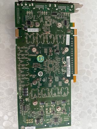 EVGA e-GeForce 8800 GTS con caja