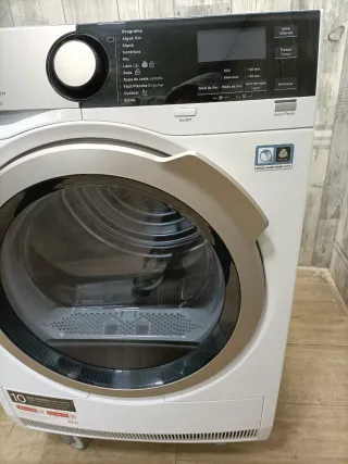 Secadora AEG Bomba de Calor Serie 8000 A+++ invert