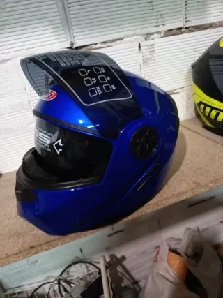 Casco de moto azul BLD