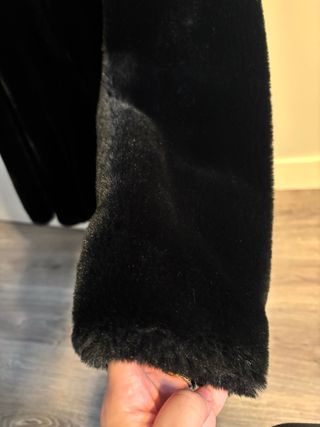 Abrigo Zara Negro Peludo