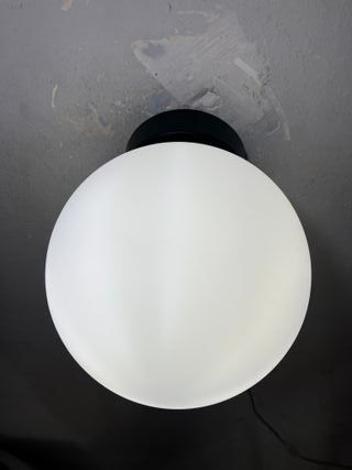 Lampada parete metallo nero vetro bianco
