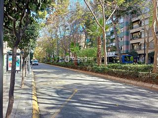 Local comercial en venta en Zona Avenida al Vedat en Torrent