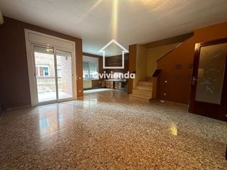 Casa adosada en venta en Santa Perpètua de Mogoda