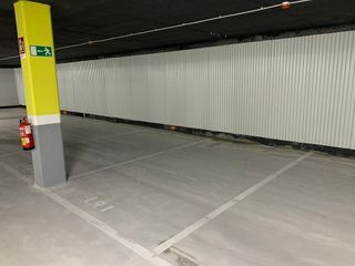 Garaje en alquiler en Teatinos en Málaga