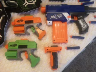 Pistolas Nerf Roughcut 2x4 y Accesorios