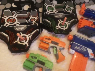 Pistolas Nerf Roughcut 2x4 y Accesorios