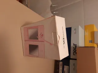 Nintendo DS Lite Rosa + 3 Juegos