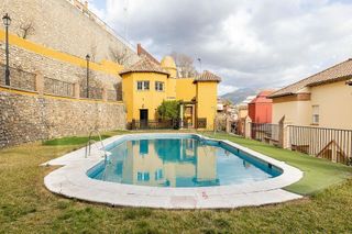 Casa adosada en venta en Crta. De la Sierra en Granada