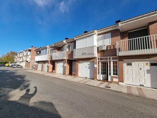 Casa adosada en venta en Marchamalo