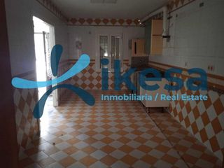 Casa adosada en venta en Puebla de la Calzada