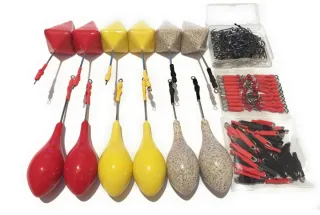 12 plomos de pesca, grapas, urfes, anzuelos.