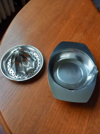 Spremiagrumi vintage in metallo