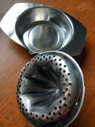 Spremiagrumi vintage in metallo