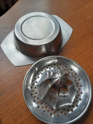 Spremiagrumi vintage in metallo