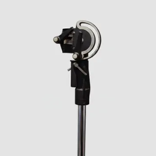 Trípode Manfrotto con ruedas