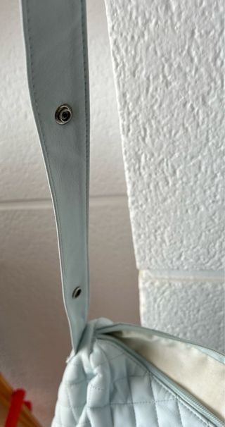 Bolso azul acolchado para bebé