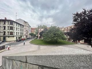 Local comercial en venta en Centro - Desierto - Arrontegi en Barakaldo