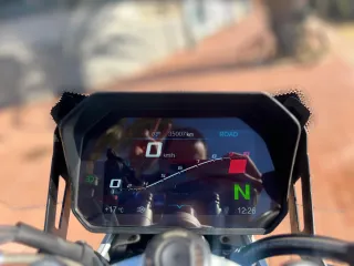 BMW R1250R Triple Black con extras