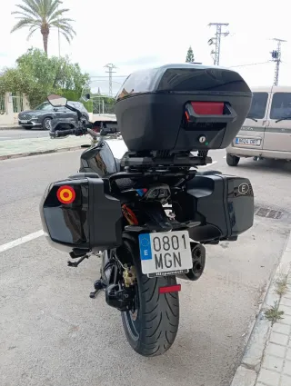 BMW R1250R Triple Black con extras