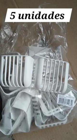 5 Peleras de plástico para pájaros