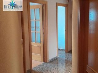 Piso en venta en Santa Cruz - Industria - Polígono Campollano en Albacete