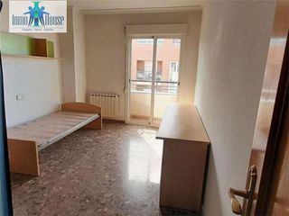 Piso en venta en Santa Cruz - Industria - Polígono Campollano en Albacete