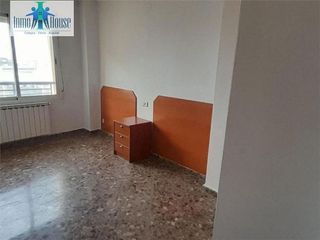 Piso en venta en Santa Cruz - Industria - Polígono Campollano en Albacete