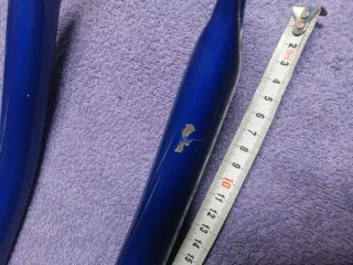 Horquilla de bicicleta azul peso 1030 grs tubo 1"