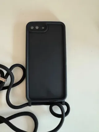 Funda iPhone 7/8/Plus Negra con Cuerda