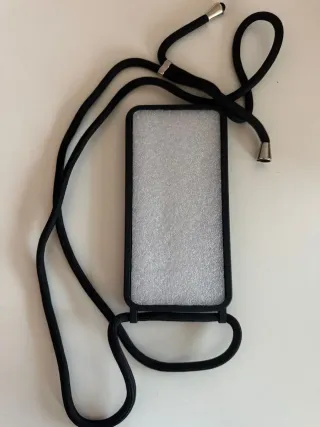 Funda iPhone 7/8/Plus Negra con Cuerda