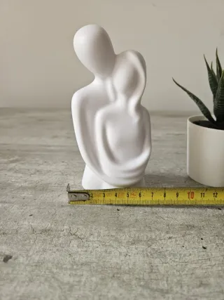 Statuetta ceramica abbraccio