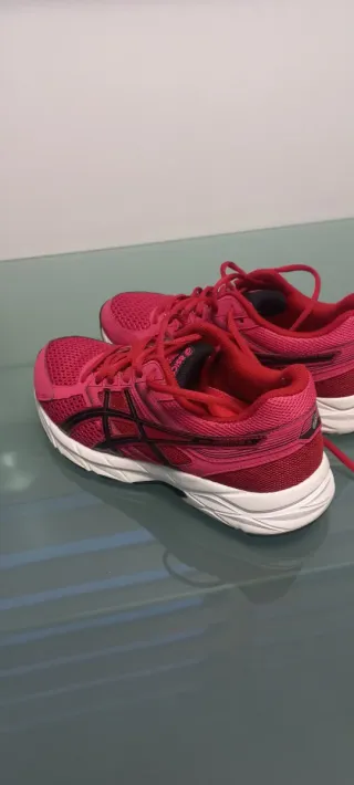 Zapatillas Asics Mujer rosa y Negras.