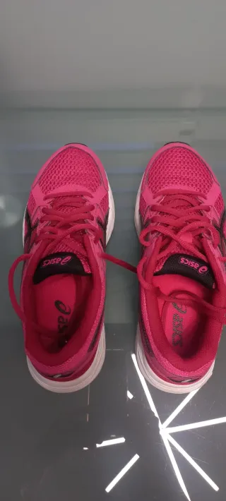 Zapatillas Asics Mujer rosa y Negras.