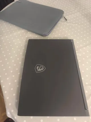 Portátil Gaming MSI Thin B12UC