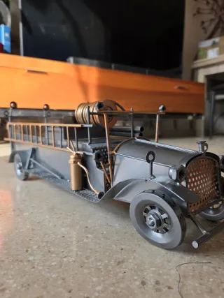 Camión de bomberos de metal