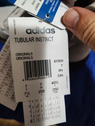Adidas  Colecconistas, modeo Tubular Instinct Beig